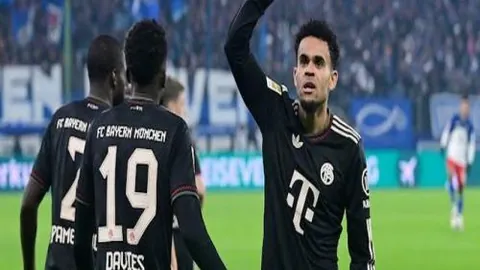 “冰雪狂欢：央视新闻APP捕捉香港队别样英姿”