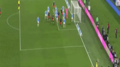 曼城青训新星卡洛斯·博尔赫斯转战阿贾克斯，转会金记录再创新高！