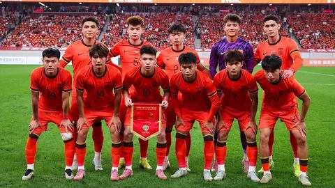 拜仁慕尼黑末段丢两球惊险4-3逆转荷尔斯泰因基尔